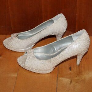 Bandolino Cream Peep Toe Heels